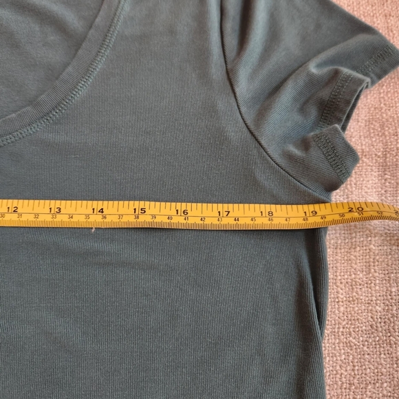 Reitmans Scoop Neck T-Shirt - Pine Green - Size XL - EUC - Picture 6 of 7